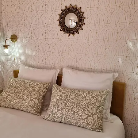 La Maison Du Mont Saint Michel Couette-café 3*